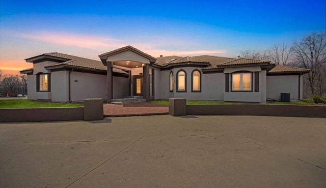 NEW! Luxury Villa with Spa, Fireplaces & Scenic Views