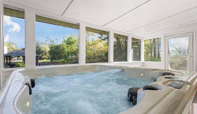 New! PacMan/Firepit/Hot Tub! Sleeps 9 in Fairhope