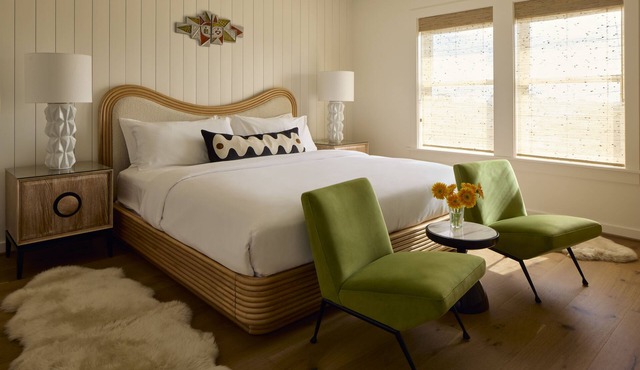 NEW Wellness Focused Adult Only Boutique Hotel - Corner Suite w Gas Fireplace