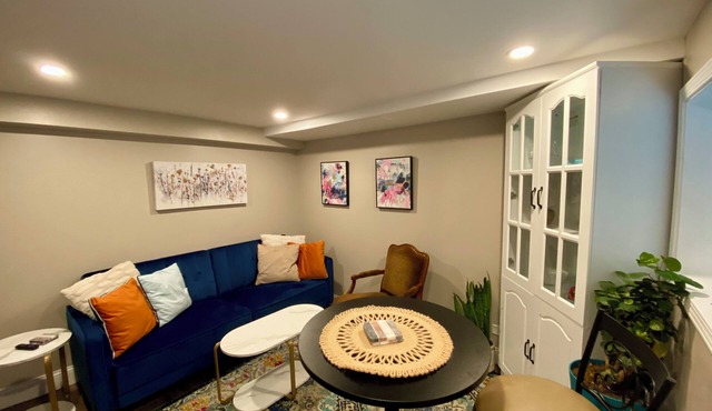 Newly Built, Bright Garden Studio in Oak Park.