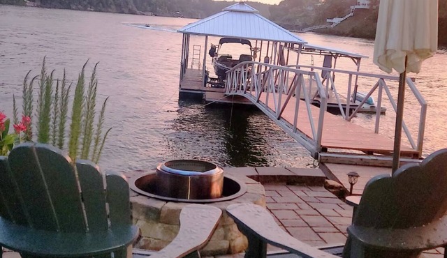 No steps to dock-Deep Water-Cullman Side-Plenty of Parking-Sunsets & Campfires