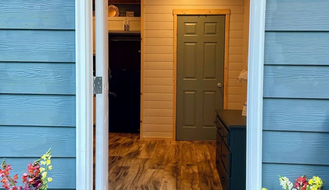 Not So Tiny House with WiFi in charming Monroe in Monroe