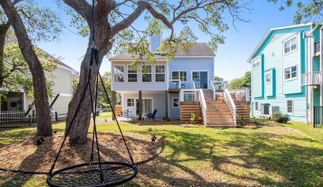Oak Island home on the Davis Canal with private boat dock.
