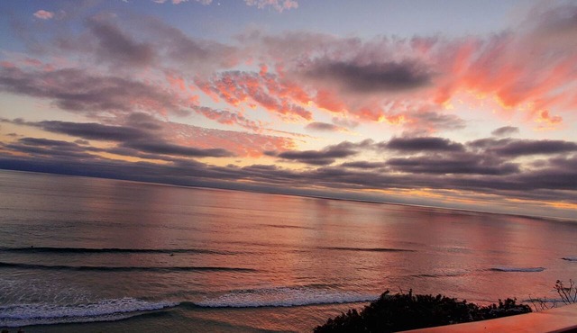 Oceanfront Home, Stone Steps Beach Access, Jacuzzi on Oceanfront Deck in Encinitas