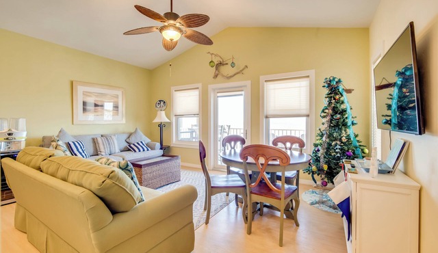 Oceanfront Oasis in Cedar Key w/2 Balconies! in Cedar Key