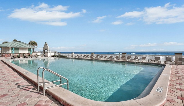 Oceanfront Studio w/Balcony & Resort Perks Near Boardwalk in Daytona Beach