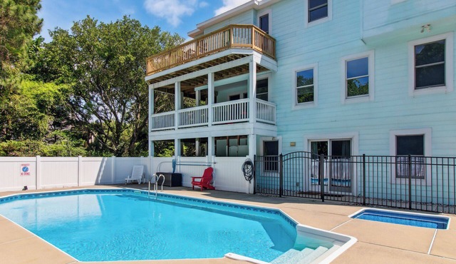 Olive The Beach: Walk to Beach, Pool, Hot Tub OBX