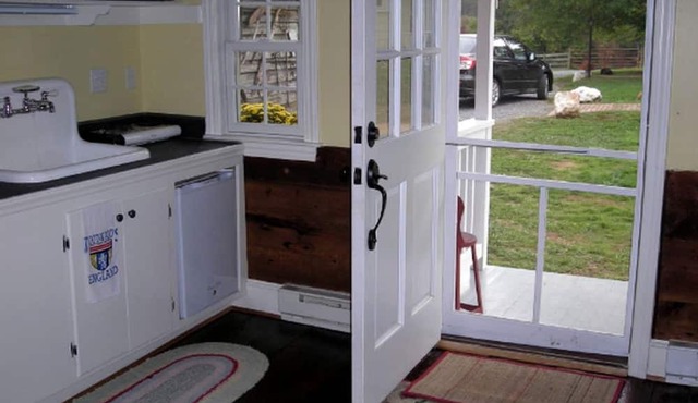 One-Bedroom, One-Bathroom Cottage Rental on a 250-Acre Cattle Farm near Appalachian Trail
