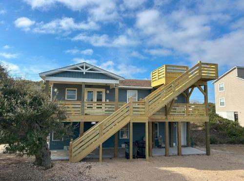 Outer Banks Haven New Kitchen and New Outdoor Areas in Kitty Hawk Beach