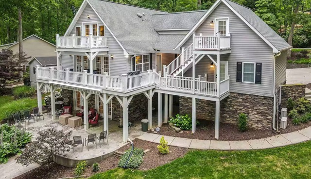 Paradise Found - Luxury Lakefront Retreat w/Dock, Fire Pit & Game Room Sleeps 12