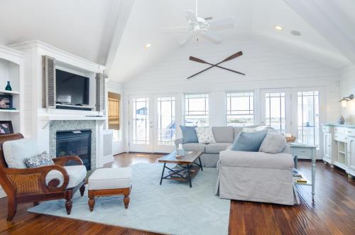 Paradox by Bryant Real Estate