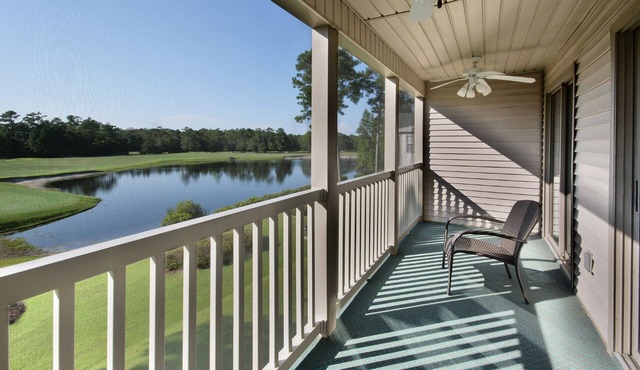 Pawleys Island Condo with Golf Views Minutes to beach Pool/Hot Tub Dog-friendly