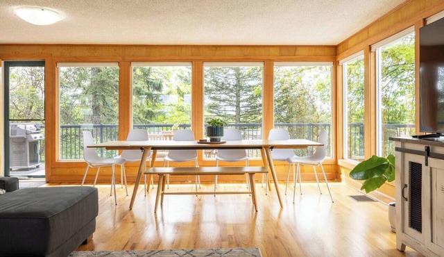 Peaceful 5BR/2BA Home Walk to WSU Stadium View in Pullman