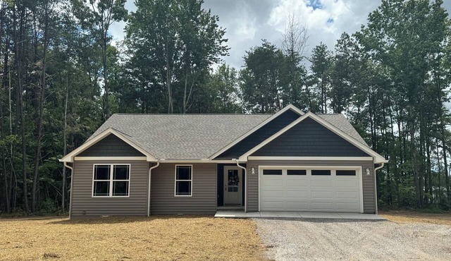 Peaceful Country Getaway 3BR 2BA Fire Pit Near Outdoor Adventures in Clarkrange