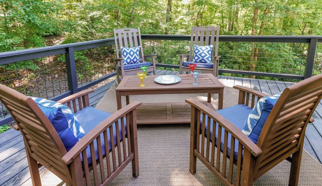 Perch and Pine Cottage sleeps 6, lake access firepit