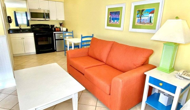 Pet-friendly, 3 Blocks to Beach, Pool, #403 in Atlantic Beach