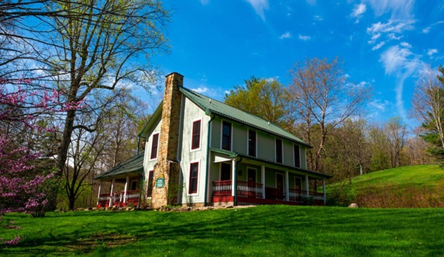 Pet-Friendly 6-Bedroom Peaceful Farm
