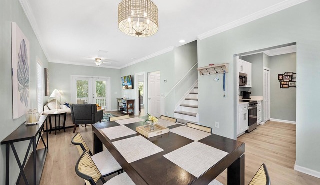 PET FRIENDLY! Completely REMODELED! 3 Bedroom 3 bathroom home. Sleeps 8 in Key West