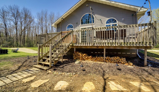 Pet-Friendly Wisconsin Cabin w/ Kayaks - Near Lake in Pound