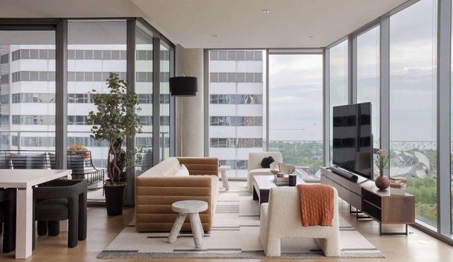 PH w/Bean & Lake Views, An Elite Stay