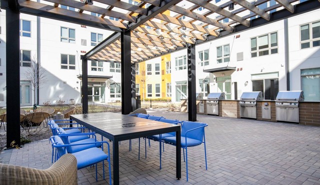 Premium Arlington Heights 1BR w/ Gym & W/D, near I-90, by Blueground