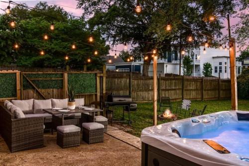 Private Cottage with Hot Tub 17Mi to Downtown
