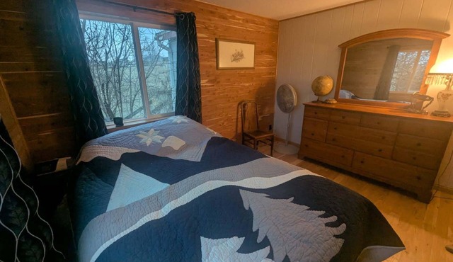 Private, Cozy, Driftless 2BR Farmhouse on 80 acres, 2 miles from Viroqua, WI in Viroqua