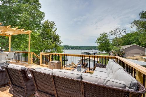 Private Dock + Fire Pit: Lake of the Ozarks Home! in Stover
