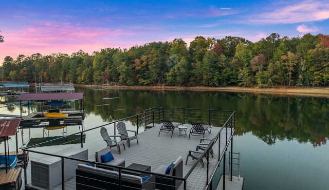 Private Dock | Hot Tub | Kayaks | GameRoom | EV