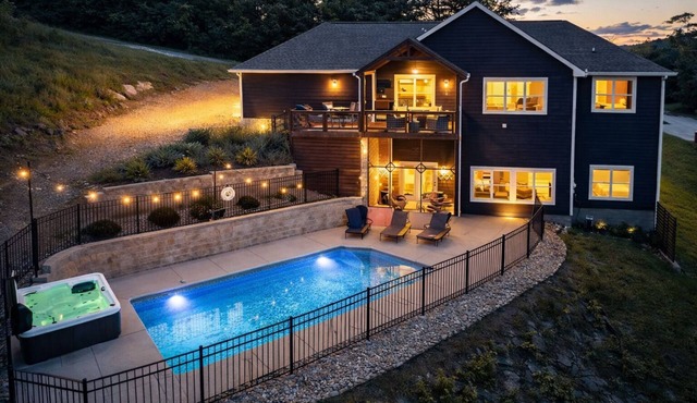 Private Heated Pool Hot Tub Lake Views
