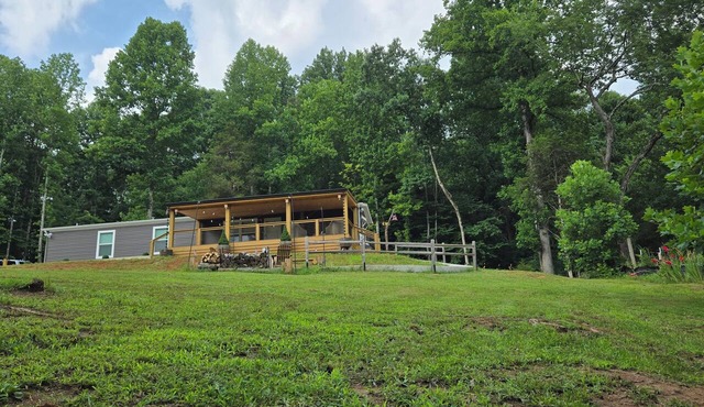 Private-peaceful- country-new-near Smoky Mtns.