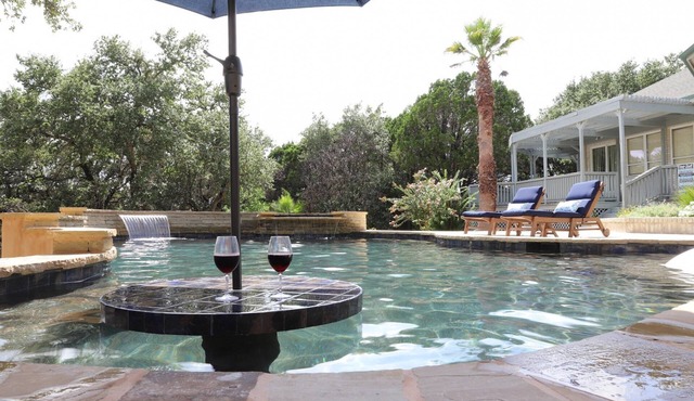 Private Pool, BBQ, Wrap-around Porch, Sun Room - 2 Homes and 2 Master Suites in Austin