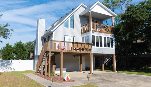Private Pool🏊‍♂️ Hot Tub⛱ Walk or Bike to Beach🌊Soundview, Privacy Fence in Kill Devil Hills
