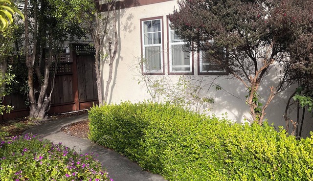 Private studio located near downtown Half Moon Bay in Half Moon Bay