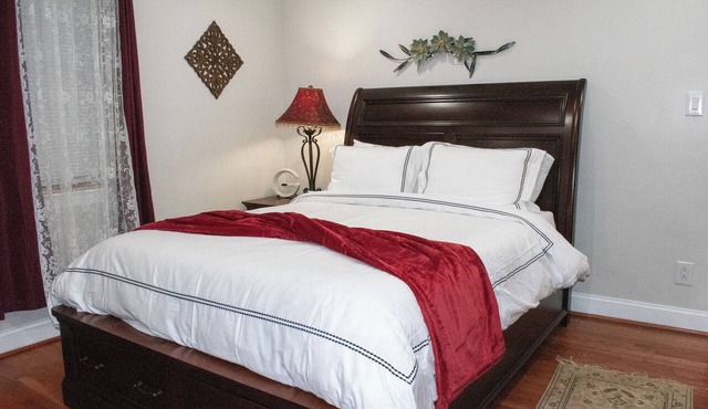 Private Suite 3 near National Harbor Pvt Entry