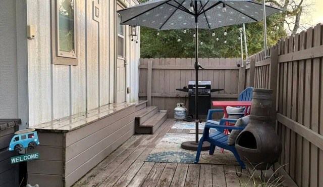 Private Tiny Home w/Courtyard, Grill & Quiet Location – Sleeps 2