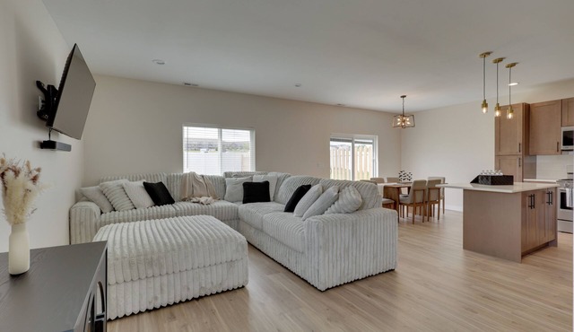 Professional Base in Williston! New-Build Townhome in Williston