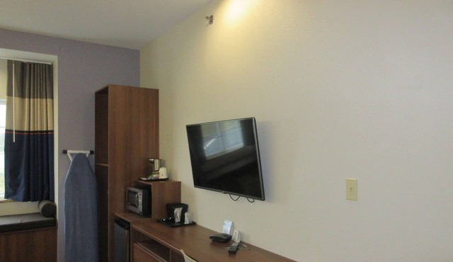 Quality Inn & Suites Caldwell I-77