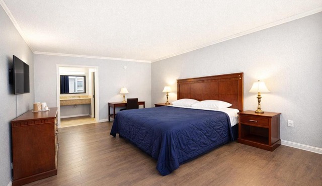 Quarters Inn & Suites