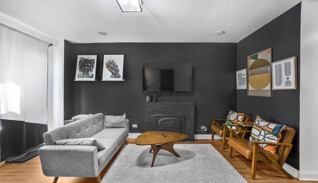 Quiet Bronzeville 1BR Near Downtown & McCormick
