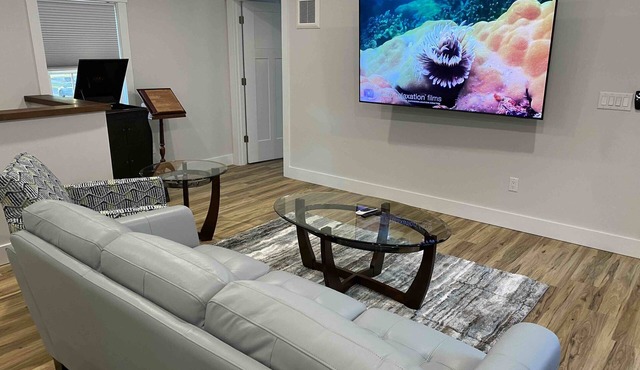 Quiet Historic Retreat - 15 minutes from Riverwalk
