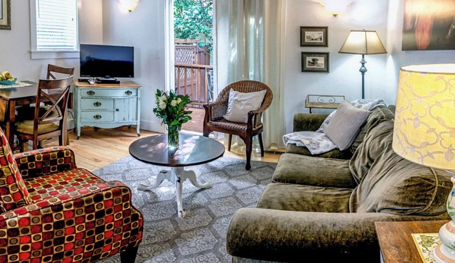 Railroad District, steps to downtown, everything you need to enjoy Ashland! in Ashland