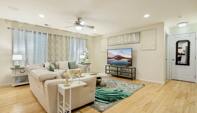 RD1: MURPHY VILLA in Redmond