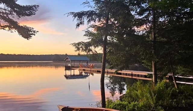 Regally rustic, spacious 2-home waterfront getaway for 16+ with total privacy. in Magnetawan