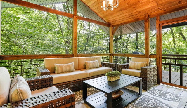 🕶️RELAX Here🌺WOW🌟PREMIER HOST😎Double Screened Porches🌳4 BED 4 BATH🫧HotTub