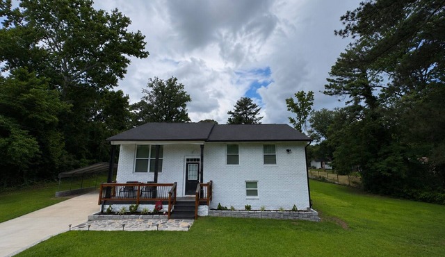 Relaxing Forest Park Home Near Airport & Downtown