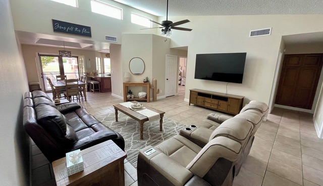 Relaxing & Spacious Mesa Getaway with pool and hot tub just steps away! in Mesa
