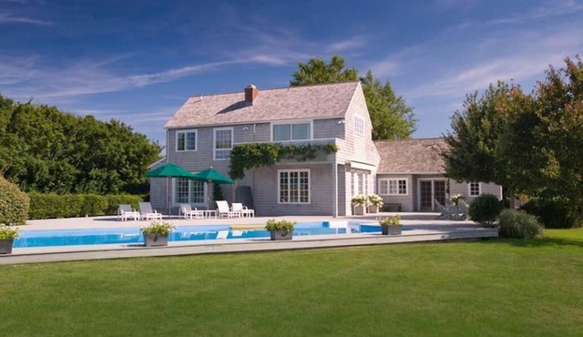 Remarkable Bridgehampton Beach estate just minutes to private beach access in Bridgehampton