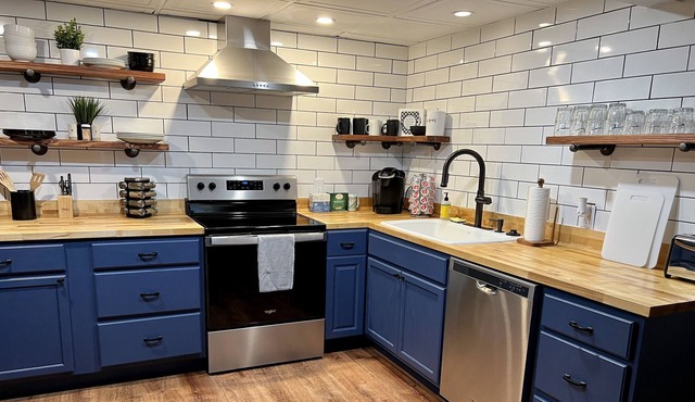 Renovated, Clean, Beautiful, Cozy Condo in Knoxville, TN