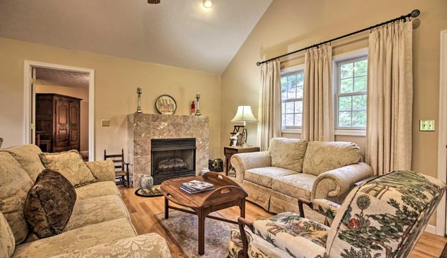 Resort Home on Mountain Golf Course w/Deck & View